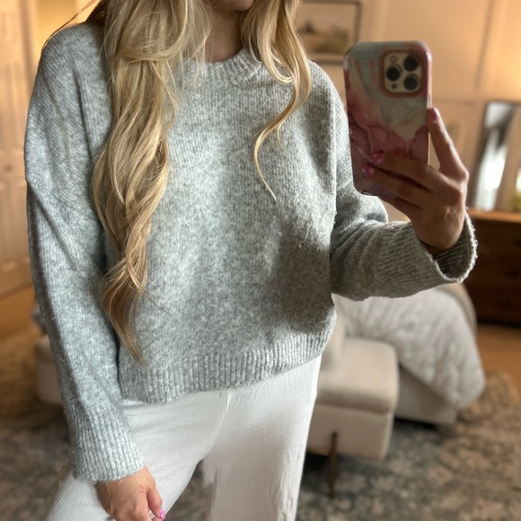 Abercrombie & Fitch Light Gray Women's Sweater - Picture 2 of 5